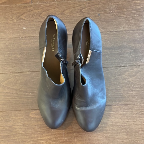 Coach Shoes Brown - Picture 3 of 7